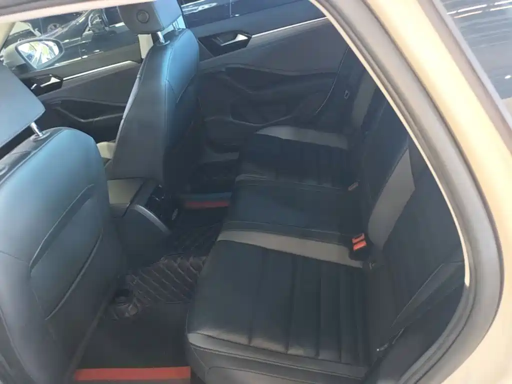 Volkswagen Sagitar — миниатюра 17