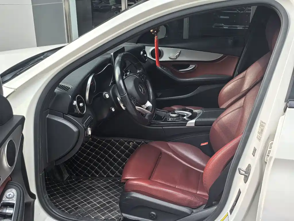 Mercedes-Benz C-Class — миниатюра 10