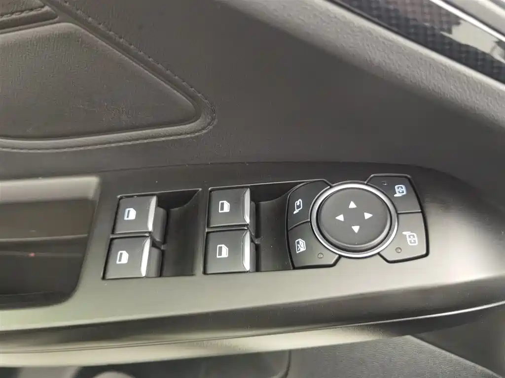 Ford Focus 2021 EcoBoost 180 AT ST Line