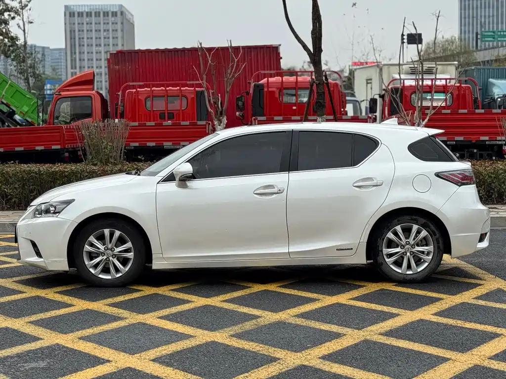 LEXUS CT