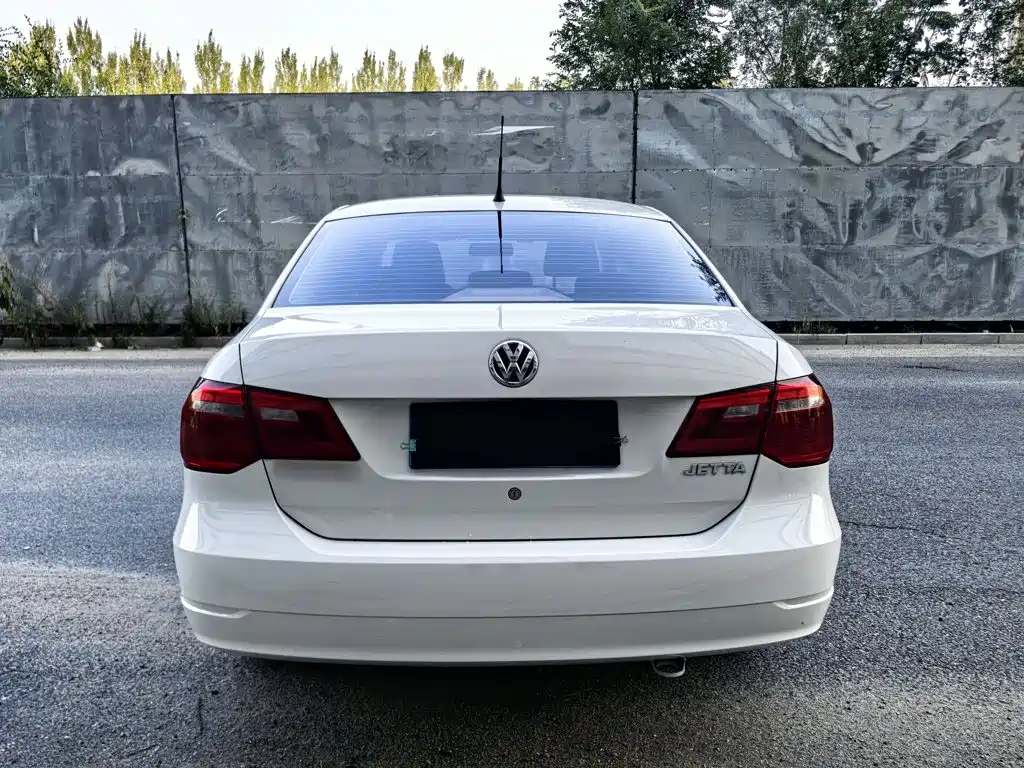 Volkswagen Jetta — миниатюра 12