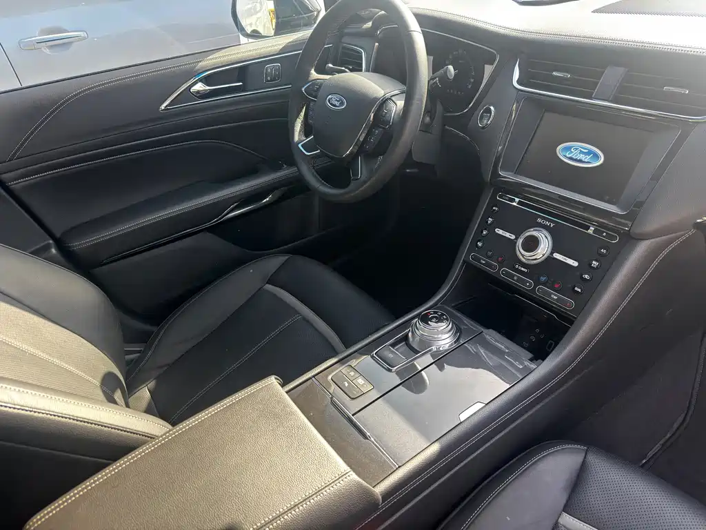 Ford Taurus — миниатюра 7