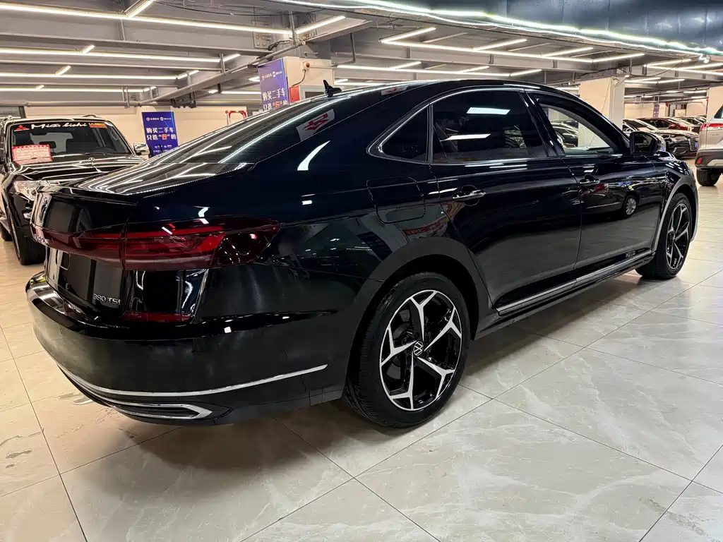 Volkswagen Passat 2024 380TSI