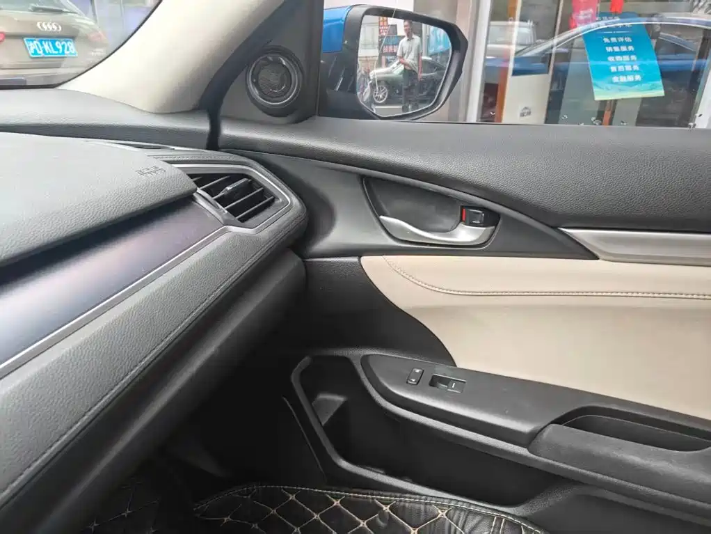 Honda Civic — миниатюра 10