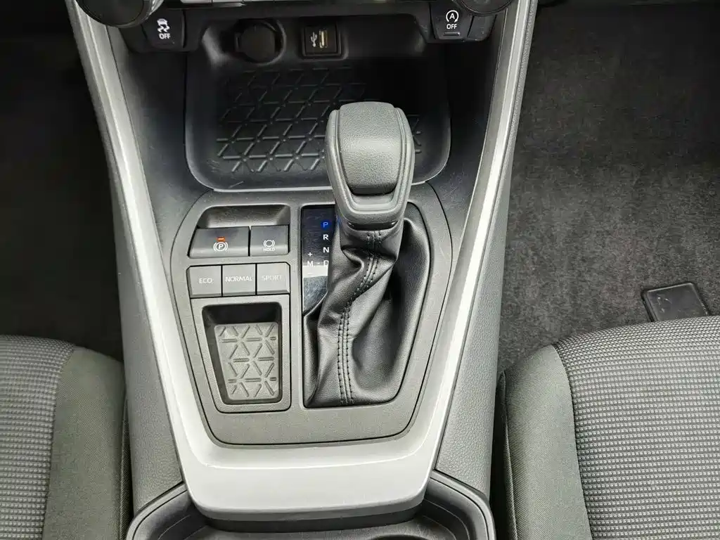 Toyota RAV4 — миниатюра 13