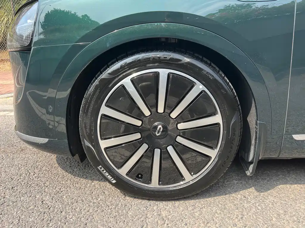 AITO ASK THE WORLD M9