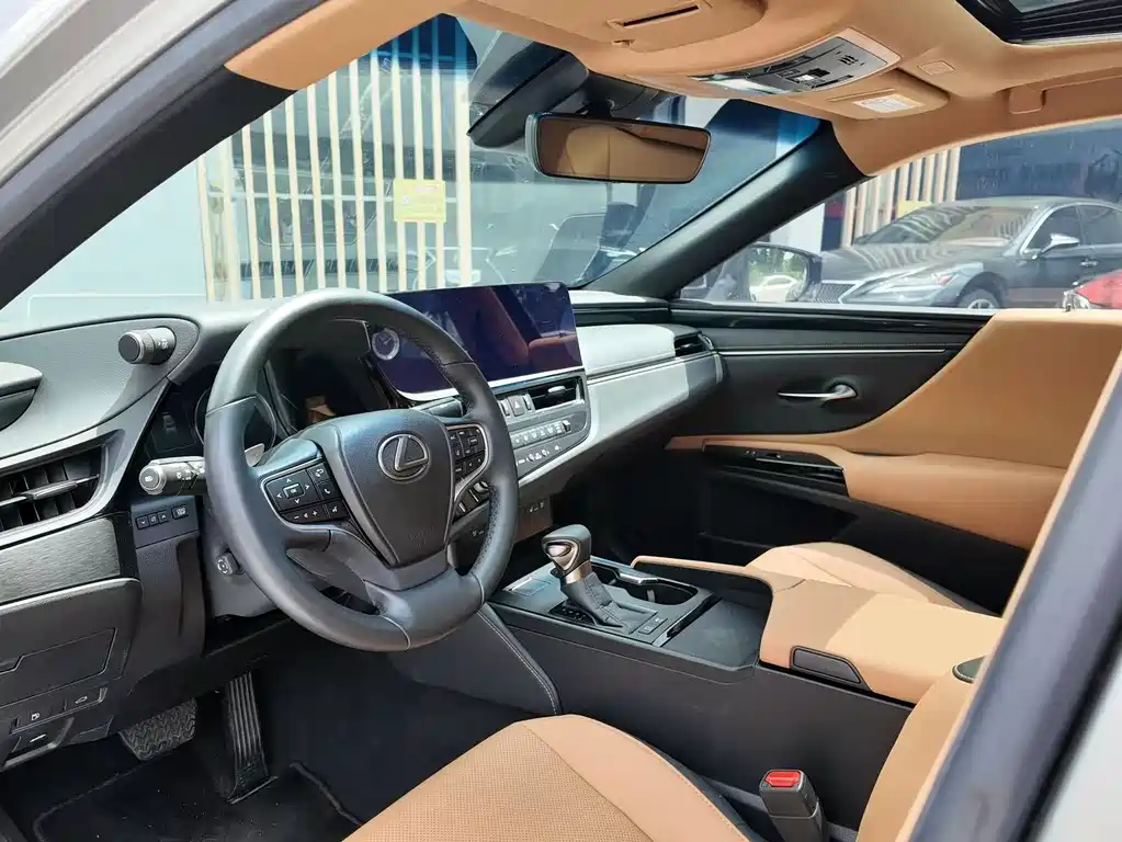 Lexus ES 2022 300h Premium