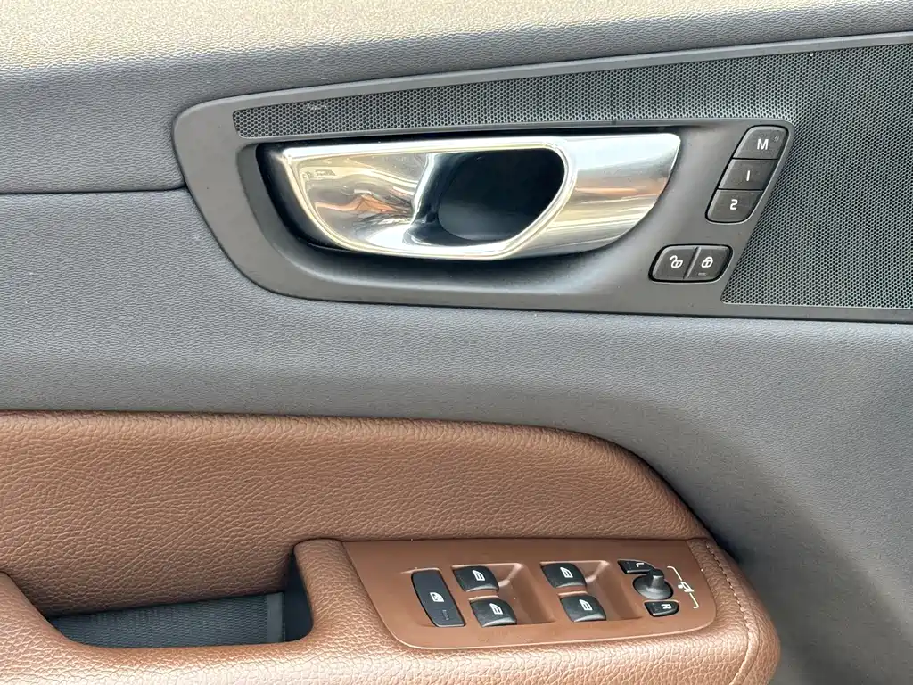 Volvo XC60 — миниатюра 19