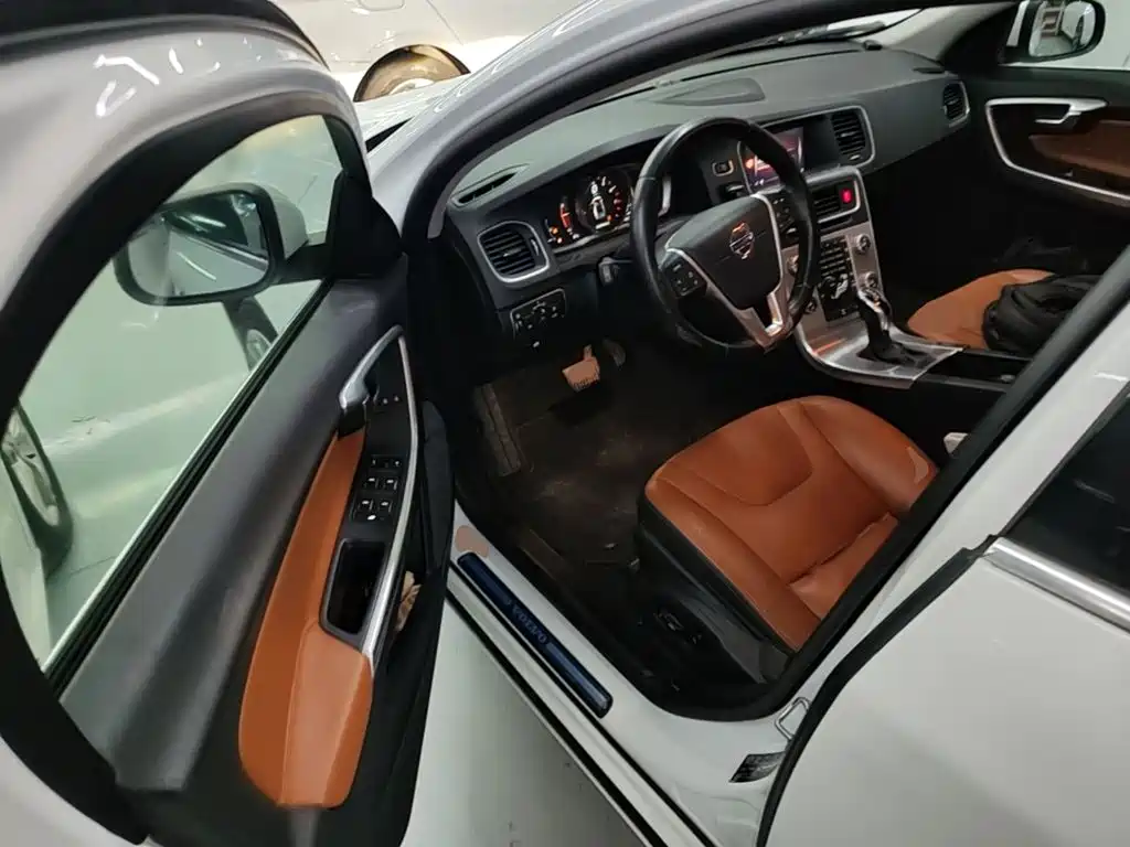 Volvo S60 — миниатюра 16