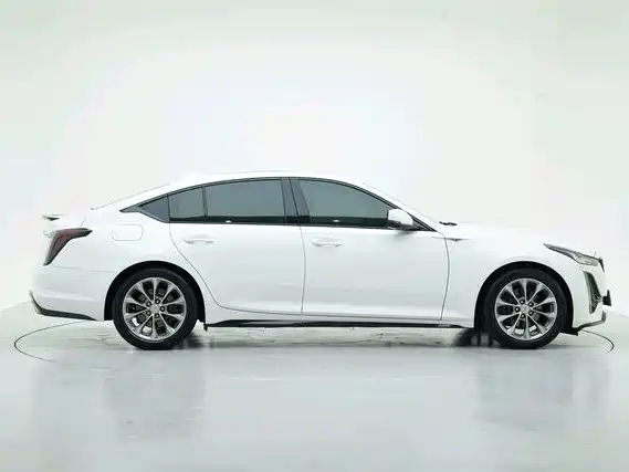 Cadillac CT5 — миниатюра 6