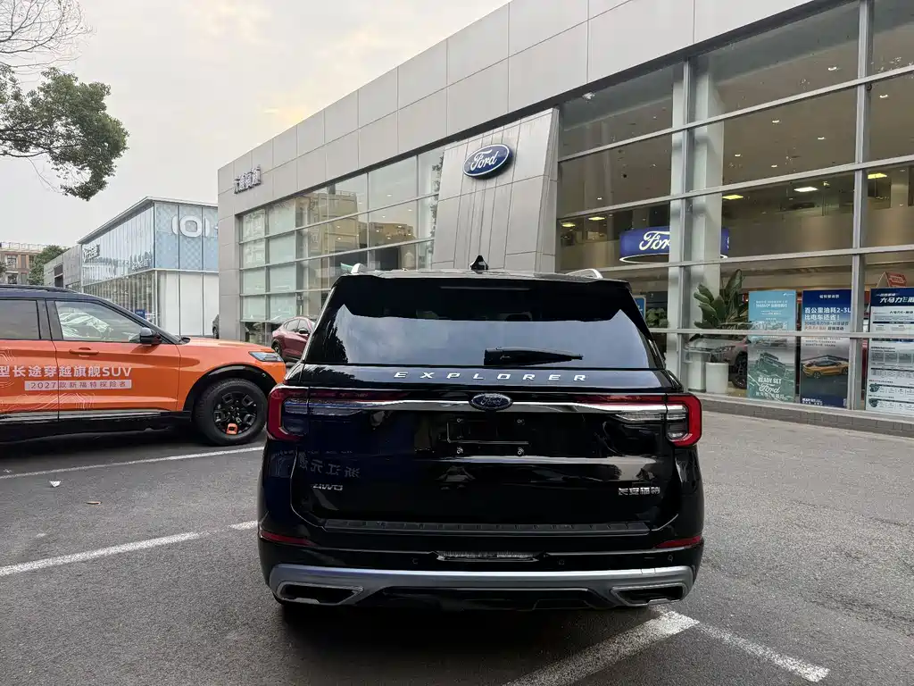 Ford Explorer — миниатюра 8