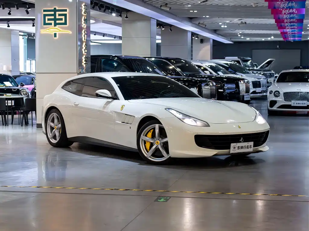 Ferrari GTC4Lusso — миниатюра 3