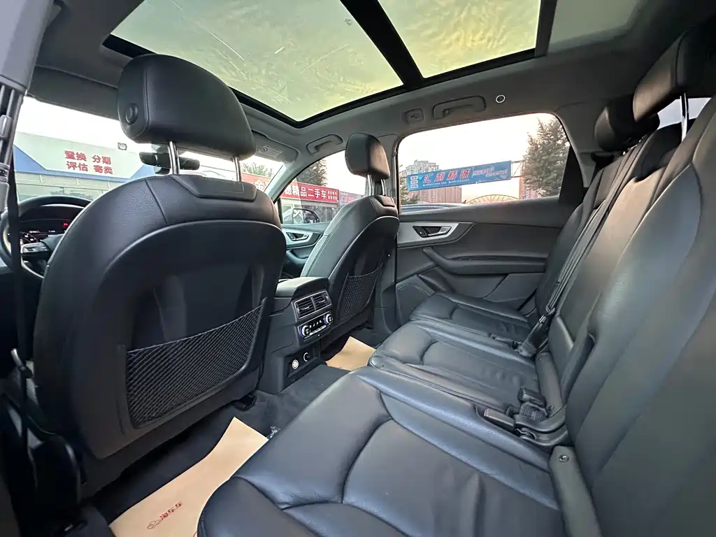 Audi Q7 — миниатюра 9