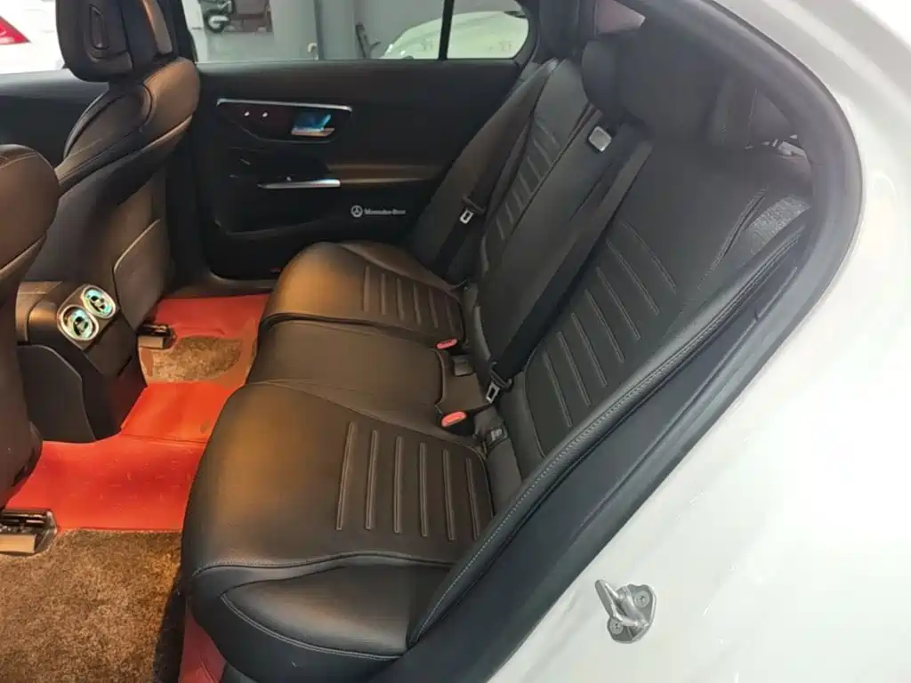 Mercedes-Benz C-Class — миниатюра 17