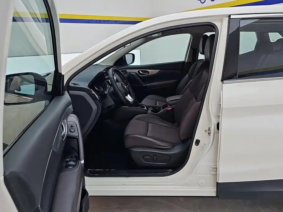 Nissan Qashqai — миниатюра 9