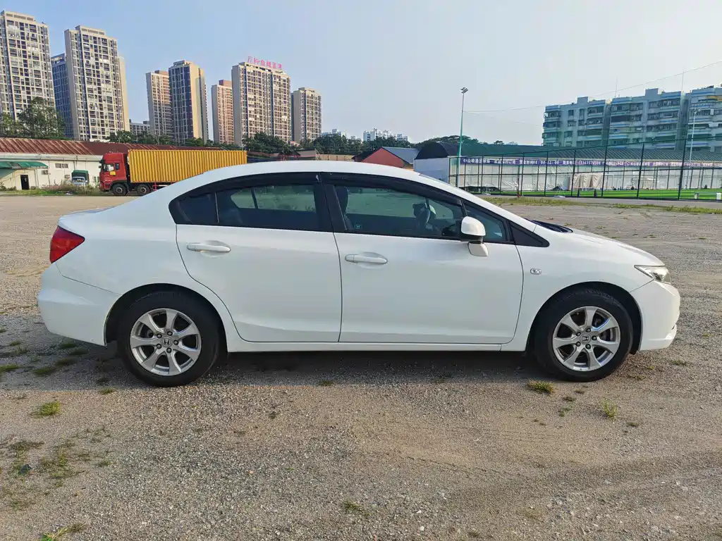 Honda Civic — миниатюра 4