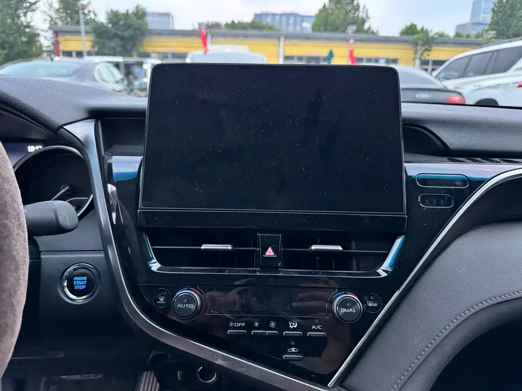 Toyota Camry — миниатюра 7