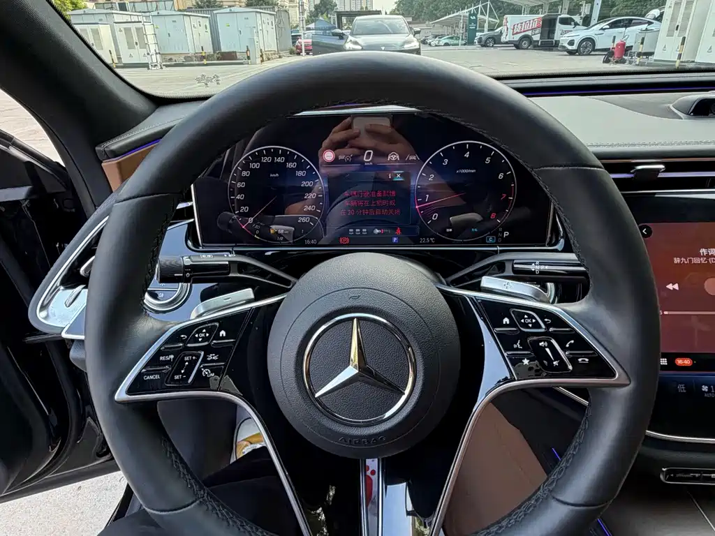 Mercedes-Benz E-Class — миниатюра 15