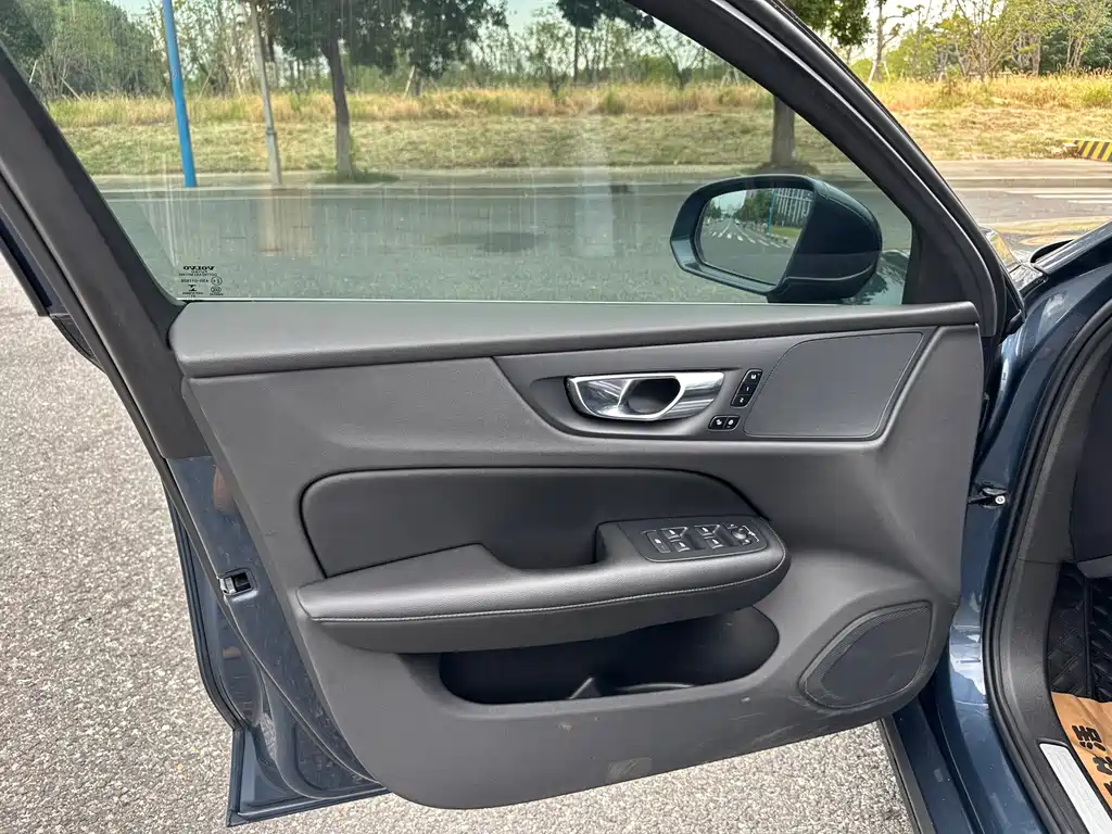Volvo S60 — миниатюра 13