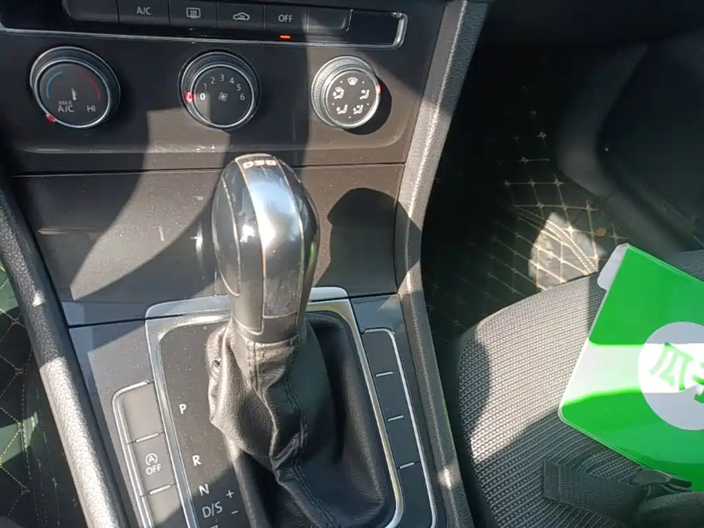 Volkswagen Golf — миниатюра 14