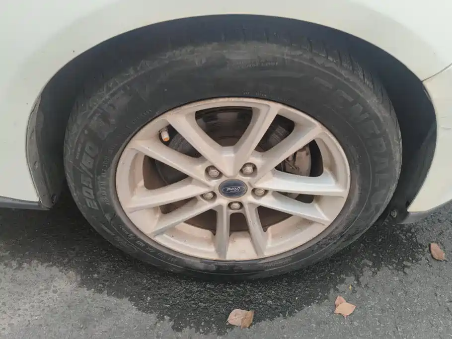 Ford Focus — миниатюра 6