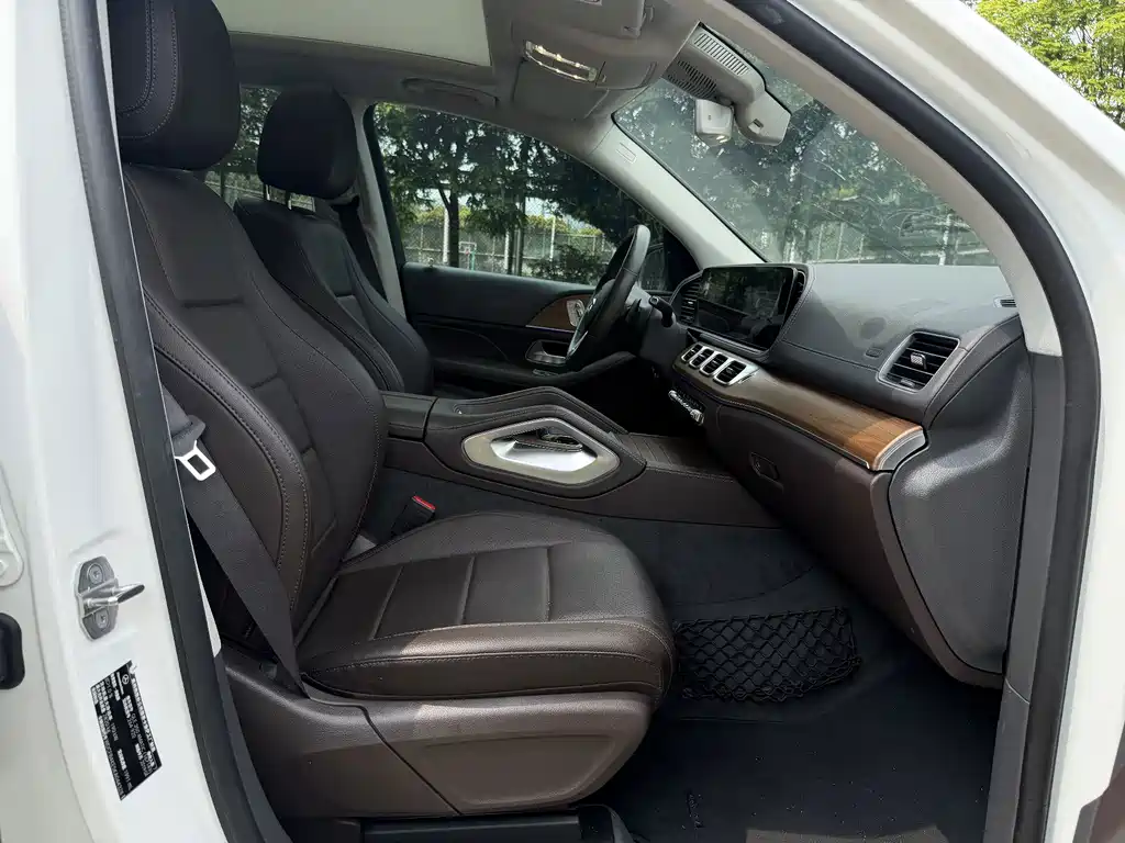 Mercedes-Benz GLE (Import) — миниатюра 16