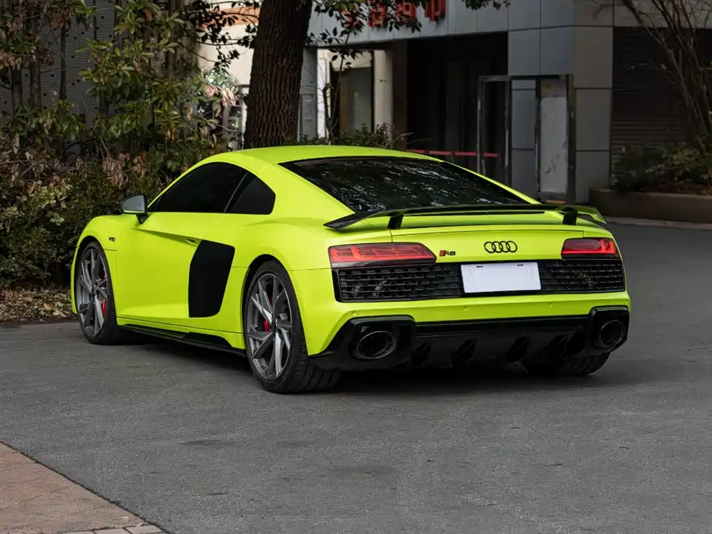 AUDI R8