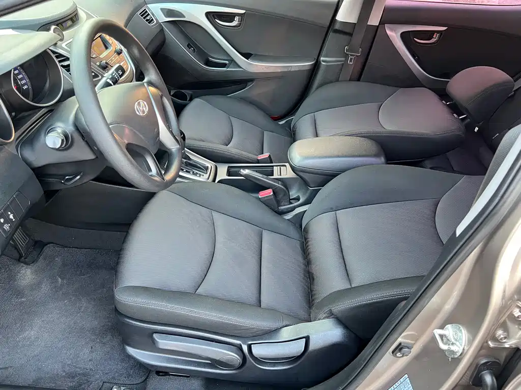 Hyundai Elantra Langdong — миниатюра 15