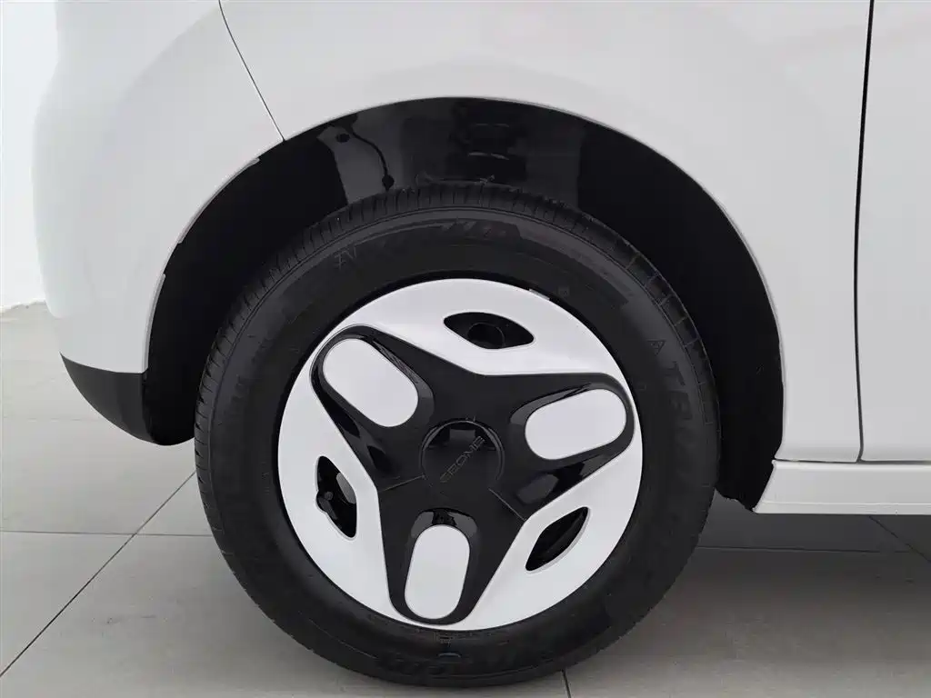 GEELY GALAXY PANDA