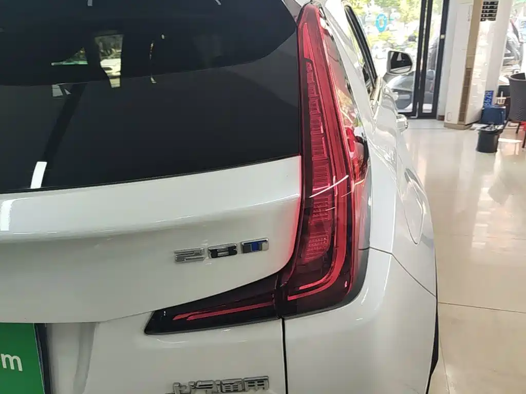 Cadillac XT4 — миниатюра 8