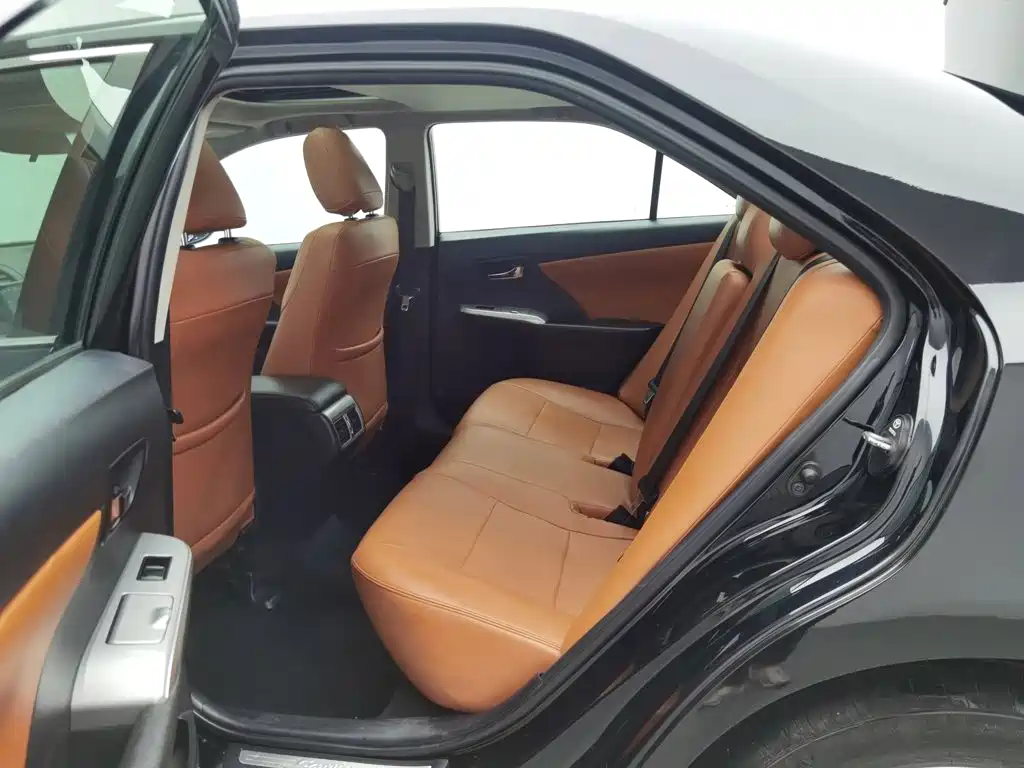 Toyota Camry — миниатюра 15