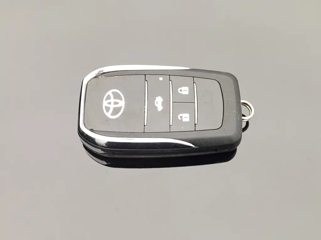 Toyota Camry — миниатюра 19