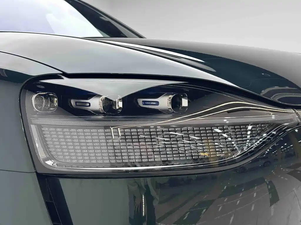 AITO ASK THE WORLD M9