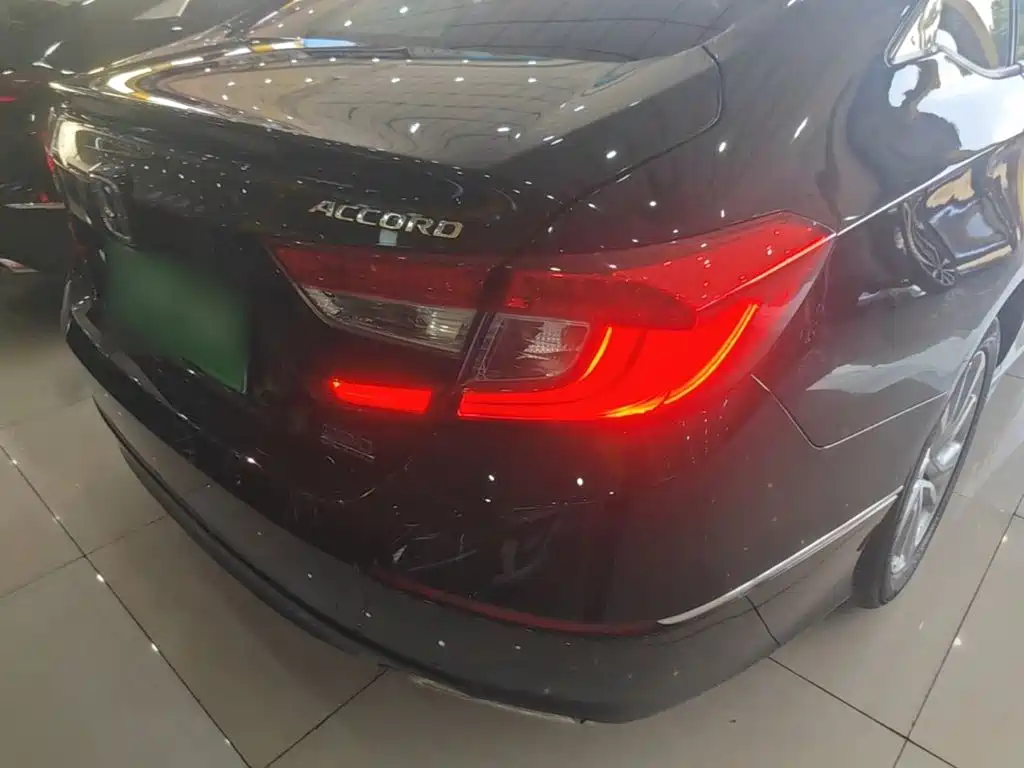 Honda Accord — миниатюра 8