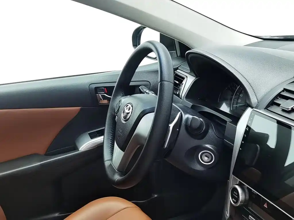 Toyota Camry — миниатюра 22