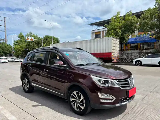 BAOJUN  560 2016