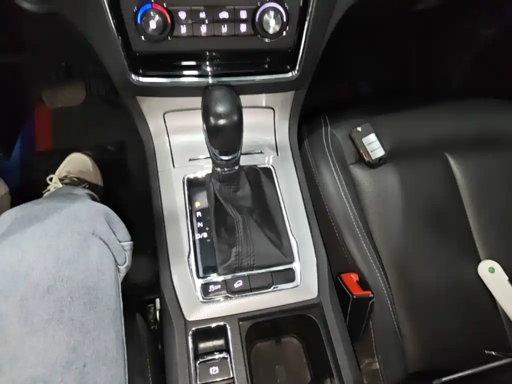 Roewe RX5 — миниатюра 14