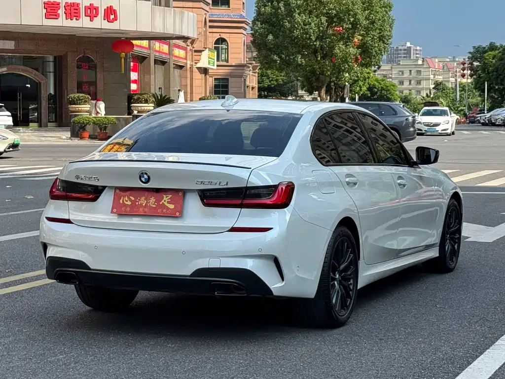 BMW 3 Series — миниатюра 4