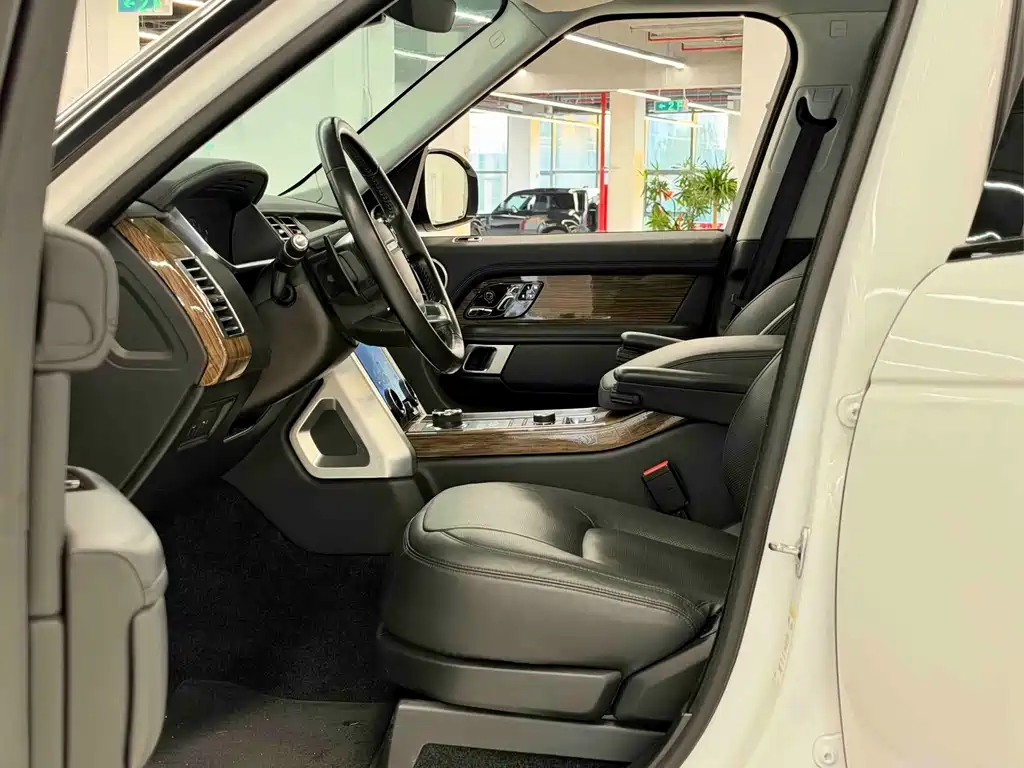 Land Rover Range Rover — миниатюра 9