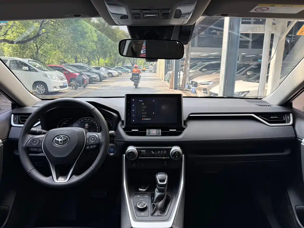 Toyota RAV4 — миниатюра 17