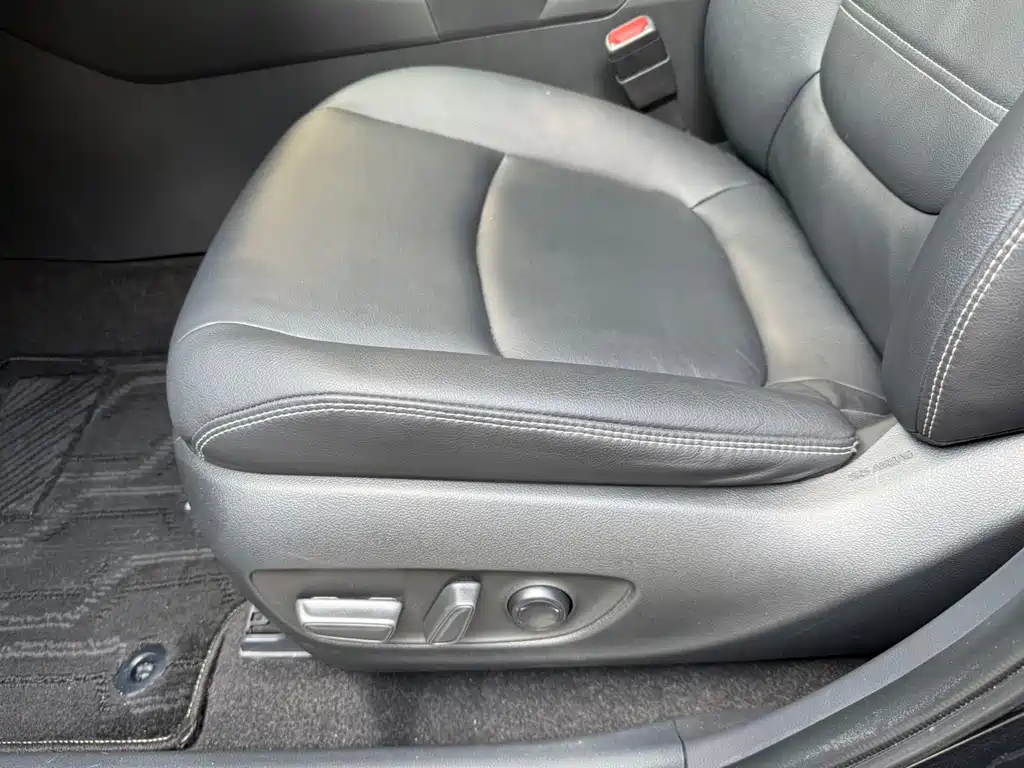 Toyota RAV4 — миниатюра 27