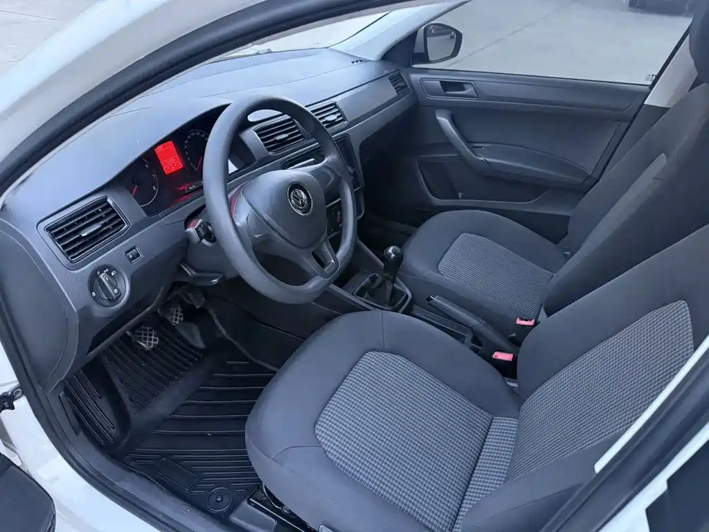 Volkswagen Santana — миниатюра 6