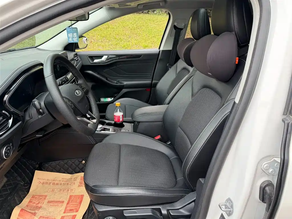 Ford Focus 2021 EcoBoost 180 AT