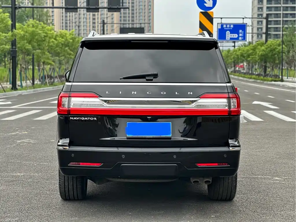 Lincoln Navigator — миниатюра 6