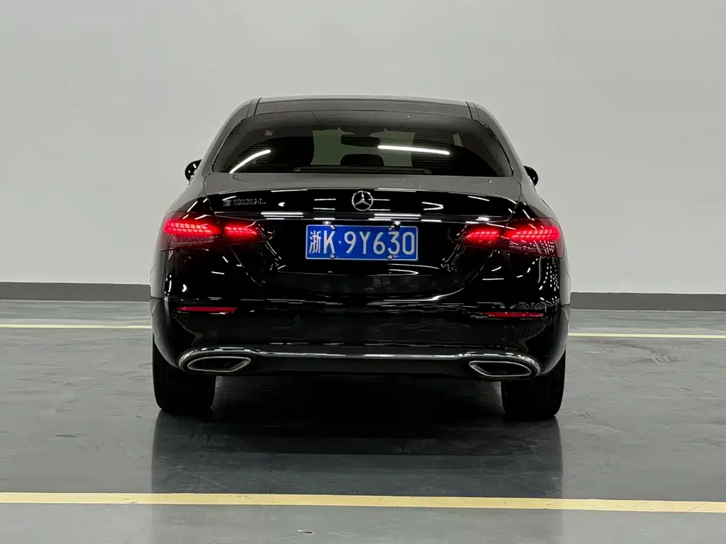 Mercedes-Benz E-Class — миниатюра 9
