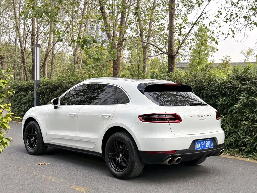 Porsche Macan — миниатюра 8