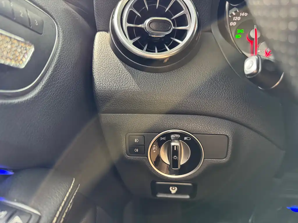 Mercedes-Benz GLA 2015 GLA 220 4MATIC Luxury