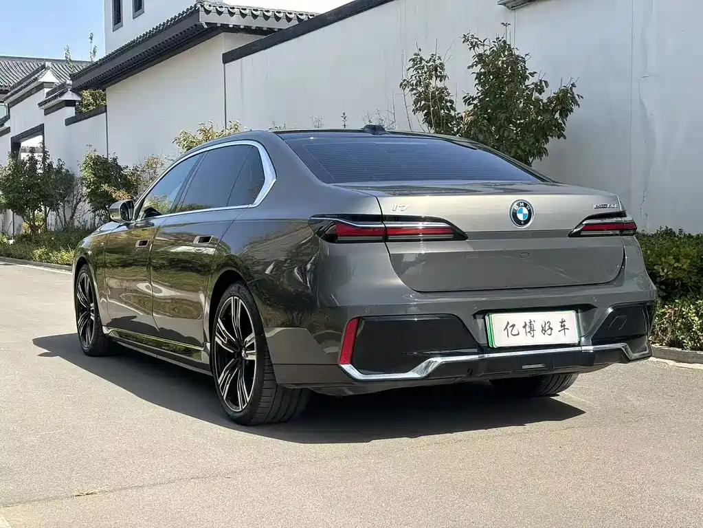 BMW i7 — миниатюра 16