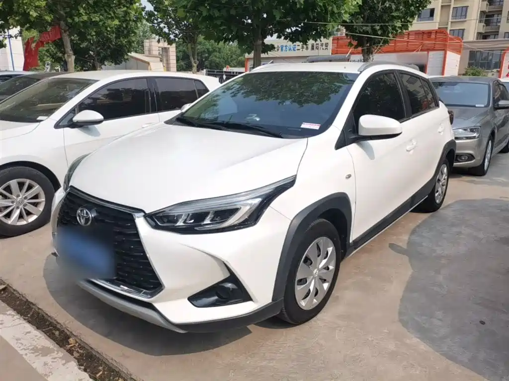 Toyota Yaris L 2021