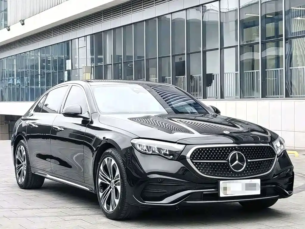 Mercedes-Benz E-Class — миниатюра 3